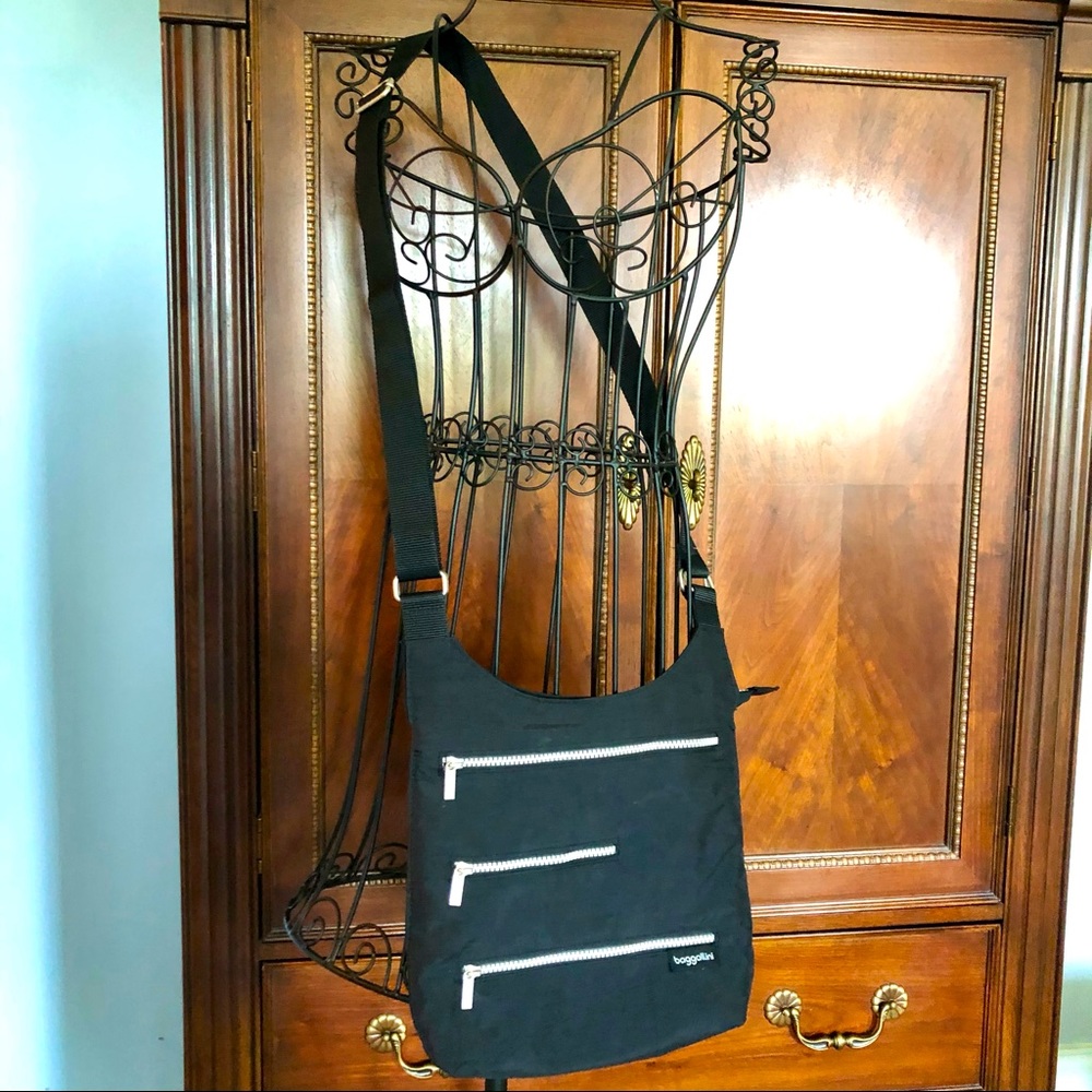 Baggallini zipper crossbody bag